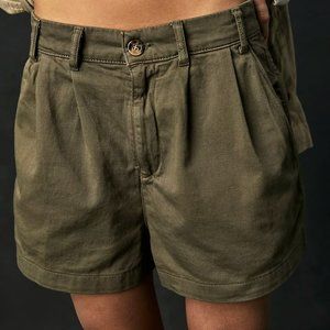 Free People Billie Chino Shorts Willow
Size 0